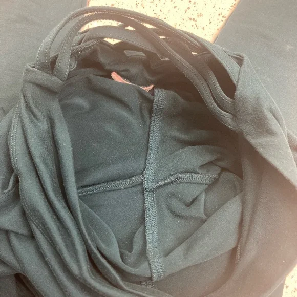 Bombshell Sportswear Sexy Back leggings - Picture 8 of 8